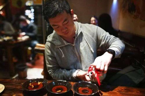 东北人喝酒吃瓜视频,畅饮吃瓜，尽享冬日暖意