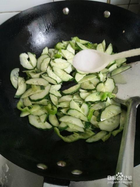 拉瓜怎么做菜吃视频,跟随视频学做家常美味