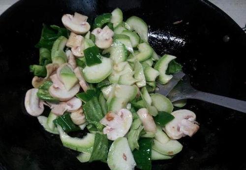 广州吃白瓜视频,夏日消暑新宠