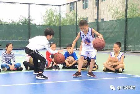 打篮球男孩吃瓜视频大全,一场场欢乐的篮球与吃瓜盛宴